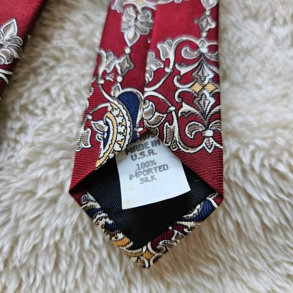 Oscar de la‎ Renta Mens Silk Tie Burgundy Red Paisley Baroque Scroll Geometric